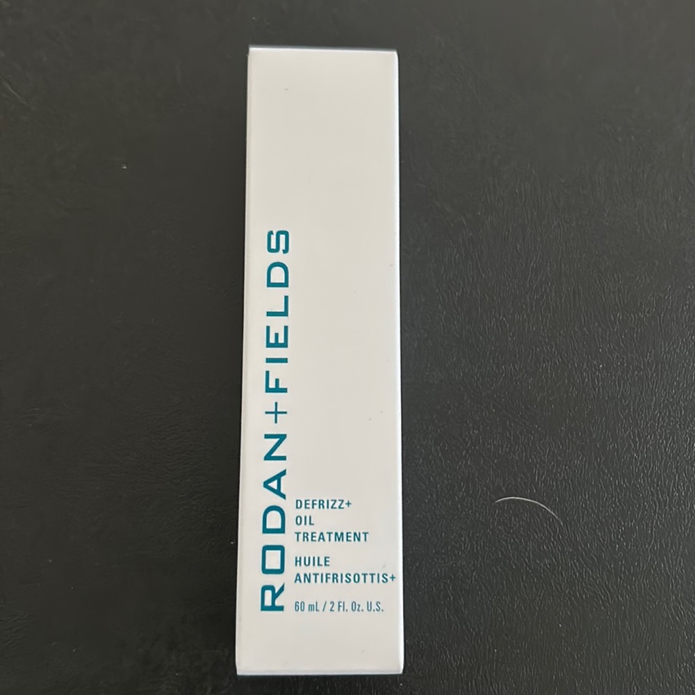 Rodan + Fields Defrizz oil treatment